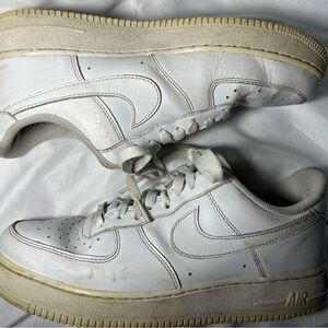 Nike Air Force 1 Low ’07 White Sneakers Mens 8.5 Lace Up Classic Shoes